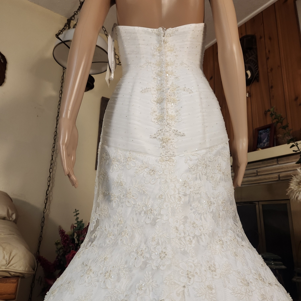 STUNNING Oleg Cassini Lace Trumpet Gown – NWT - Picture 10 of 14